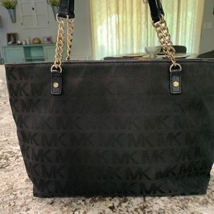 Micheal Kors Purse